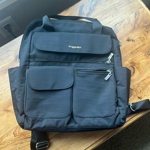Baggalini modern everywhere laptop backpack